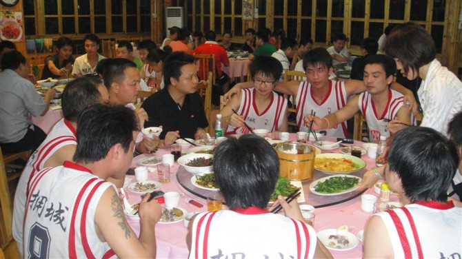 聚餐