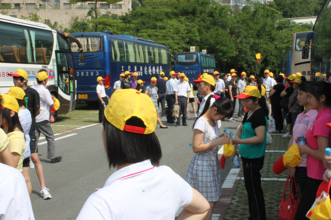 到達(dá)旅游地點(diǎn)—大峽谷停車場(chǎng)